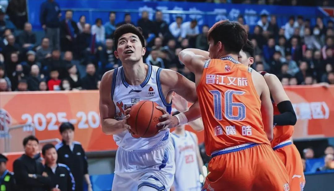 世界杯官方认证-考虑买断?曝朱旭航或离开新疆男篮,拿着大合同两年没打球