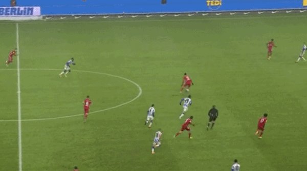 1612560852189034472.gif World Cup registration-【德甲】莱万失点科芒幸运球破门 拜仁雪战1比0赫塔