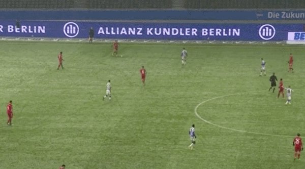 1612560856590015428.gif World Cup registration-【德甲】莱万失点科芒幸运球破门 拜仁雪战1比0赫塔