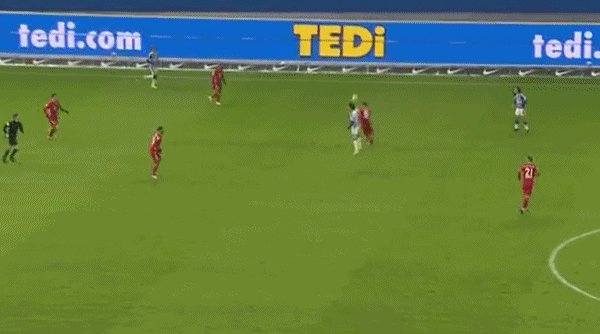 1612560842586017755.gif World Cup registration-【德甲】莱万失点科芒幸运球破门 拜仁雪战1比0赫塔